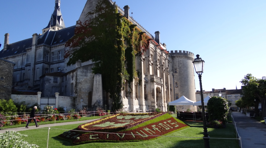 logis-du-paradis-criteuil-la-magdeleine-wedding-venue-barbezieux-saint-hilaire-logis-blanche/$a[1];?>