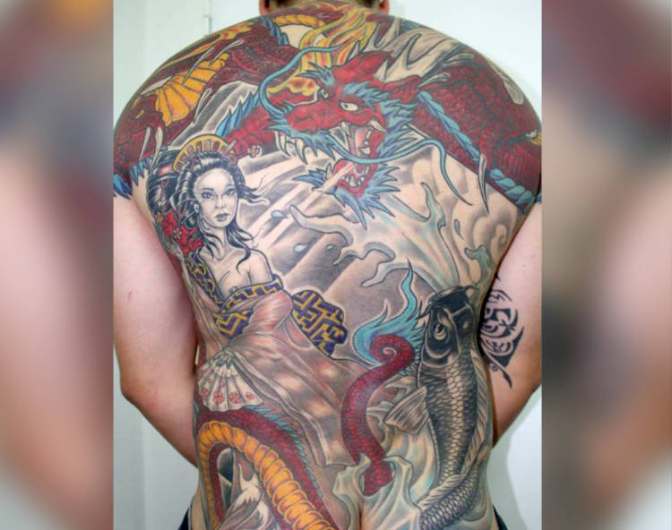 Tatoueur et Tattoo à Libourne près de Coutras.