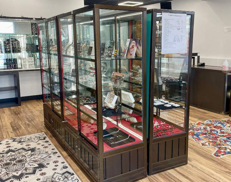 Piercing et bijoux de piercing sur Libourne près de Coutras.