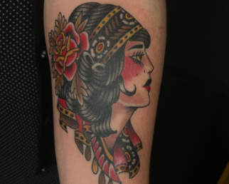 Salon de tatouage, tatoueur à Bordeaux - Shop St Michel (33).