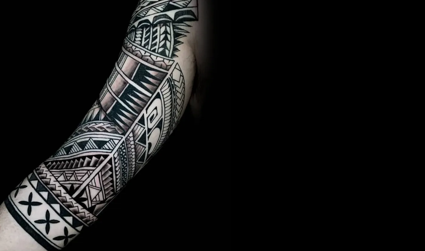 Piercings et Tatouages à Bordeaux, pierceur et tatoueur | Le Perce Muraille.